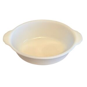 Fire King oval White Milk Glass 1 1/2 Qt casserole baking dish Reverse Stamp